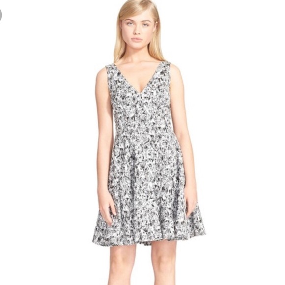 Dress - Picture 1 of 4